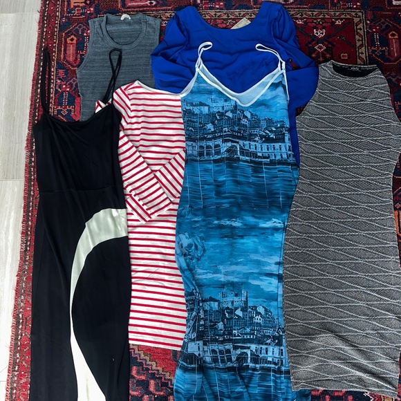 6 Dress XS Bundle: Spring & Summer - Aritzia, Uniqlo, American Eagle, Lisbon - Picture 1 of 10